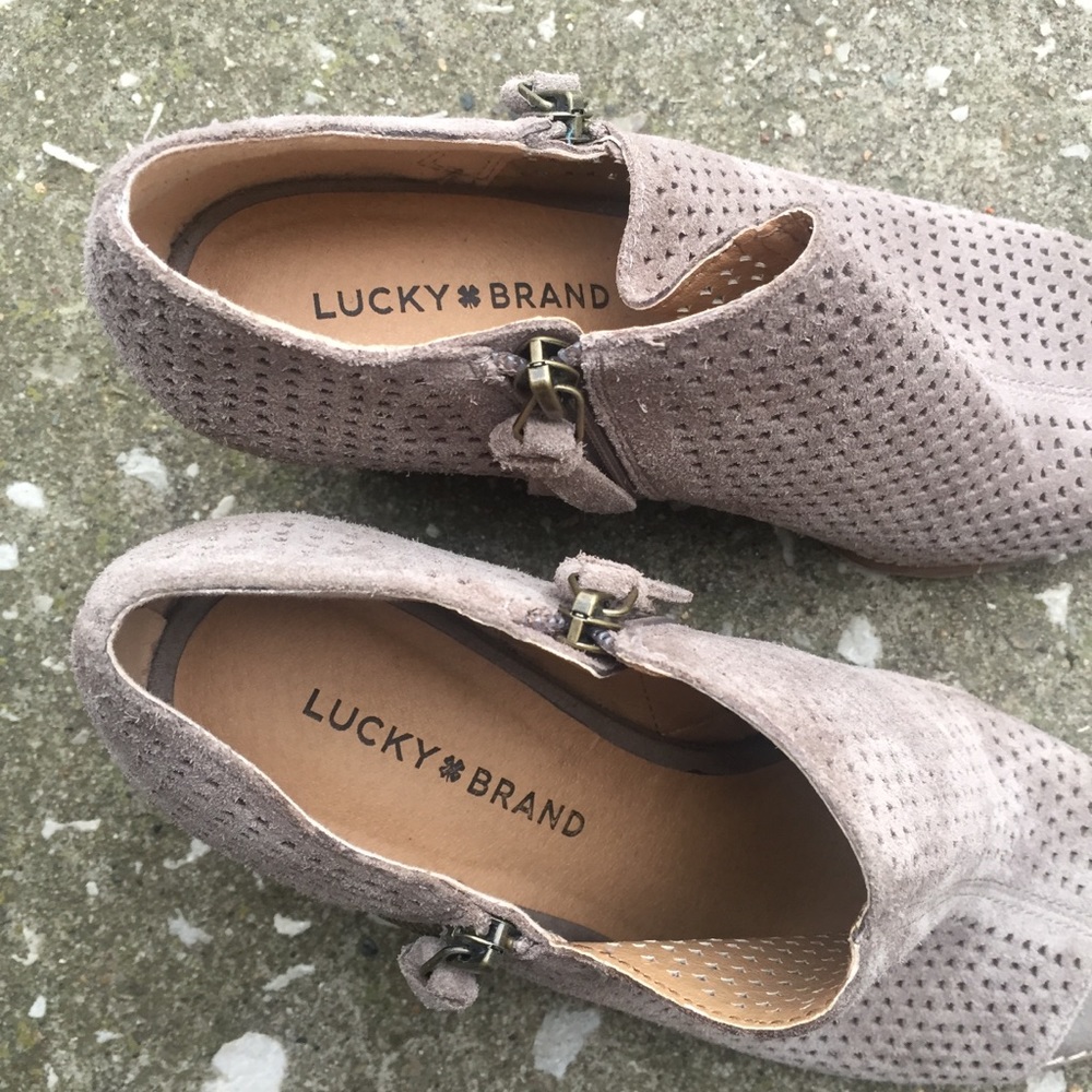 Lucky Brand | Open toe Stacked heel Suede Wedges! - Picture 7 of 9